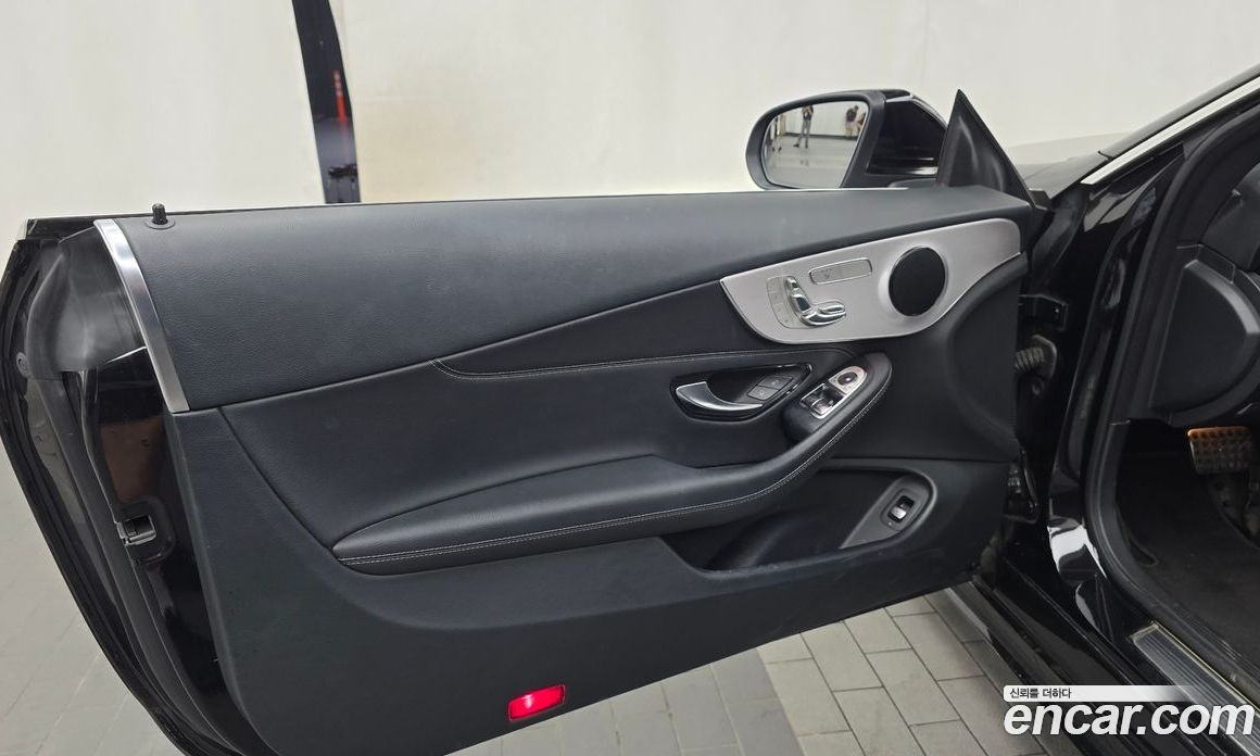 Mercedes-Benz C-Class W205 фото 24