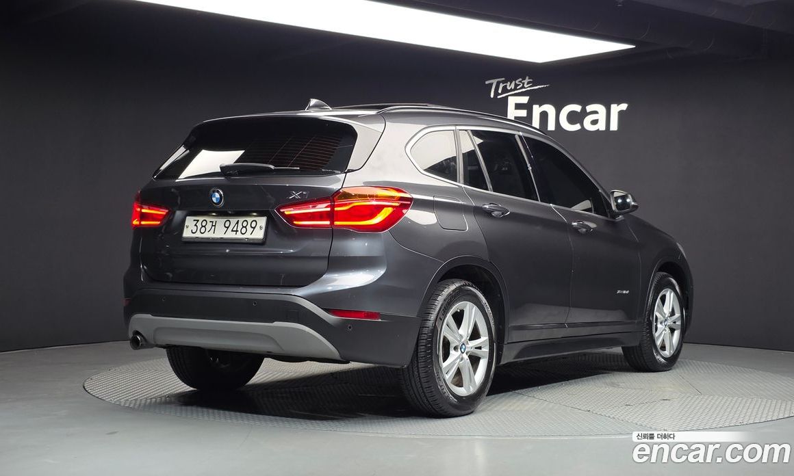 BMW X1 (F48) фото 2