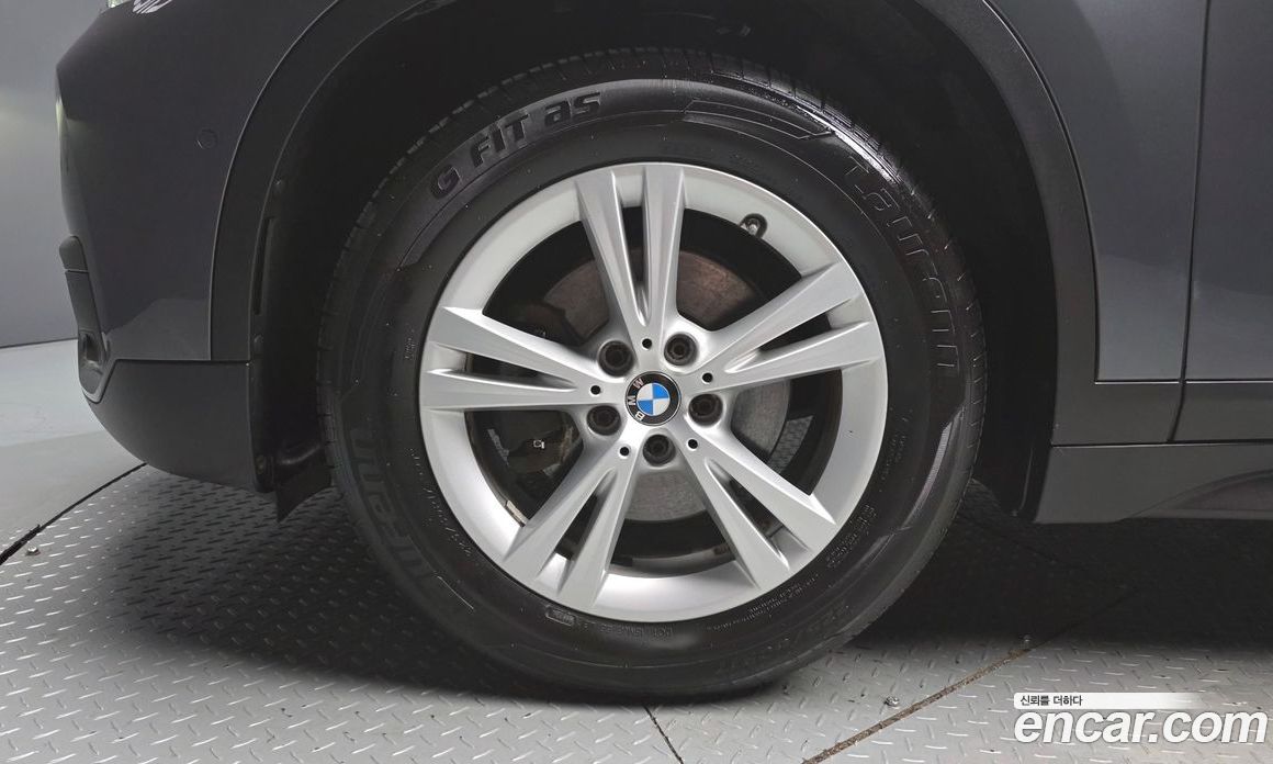 BMW X1 (F48) фото 5