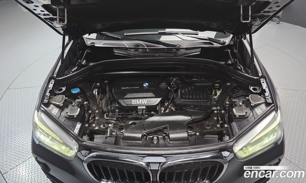 BMW X1 (F48) фото 6