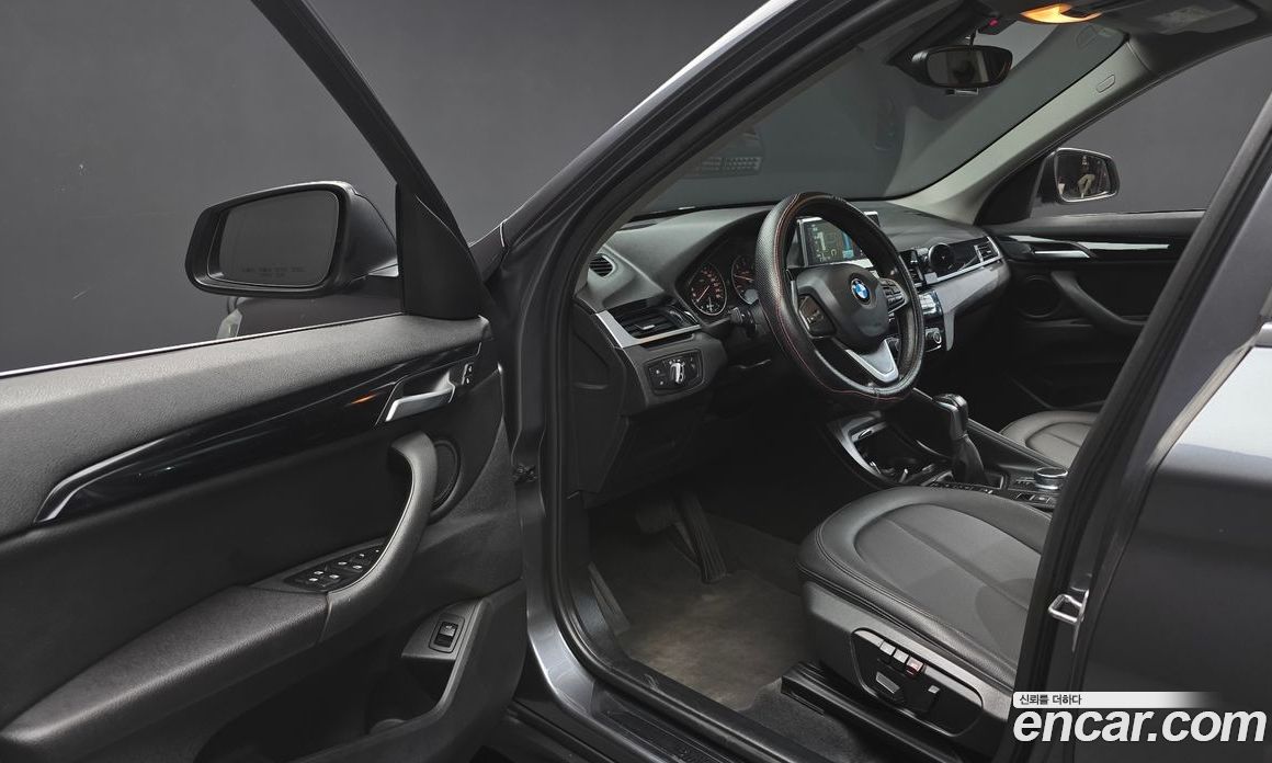 BMW X1 (F48) фото 10