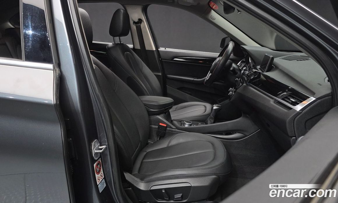 BMW X1 (F48) фото 11