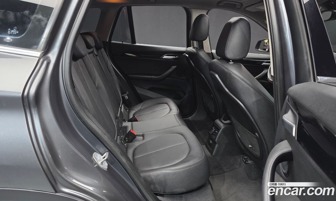 BMW X1 (F48) фото 12