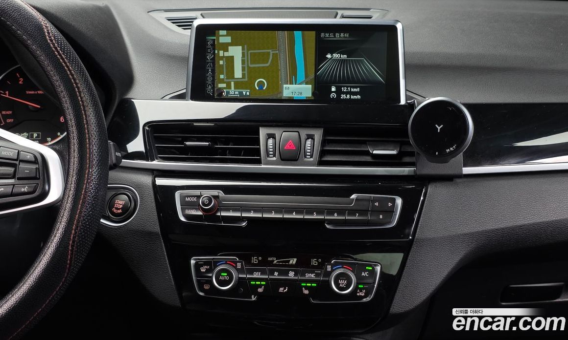 BMW X1 (F48) фото 13