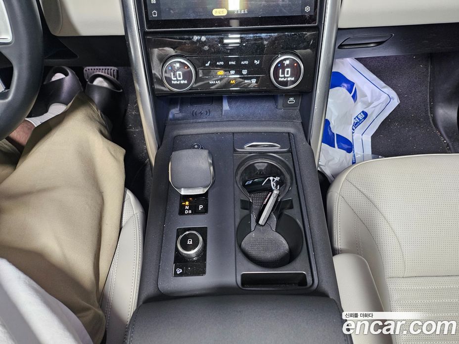 Land Rover Discovery 5 фото 9