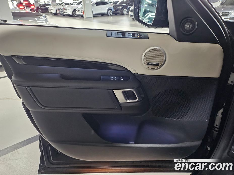 Land Rover Discovery 5 фото 13