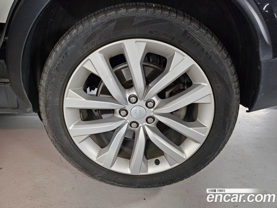Land Rover Discovery 5 фото 18