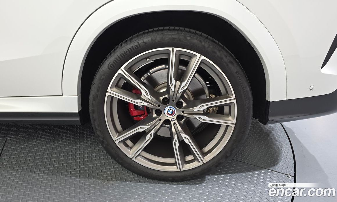 BMW X6 (G06) фото 21