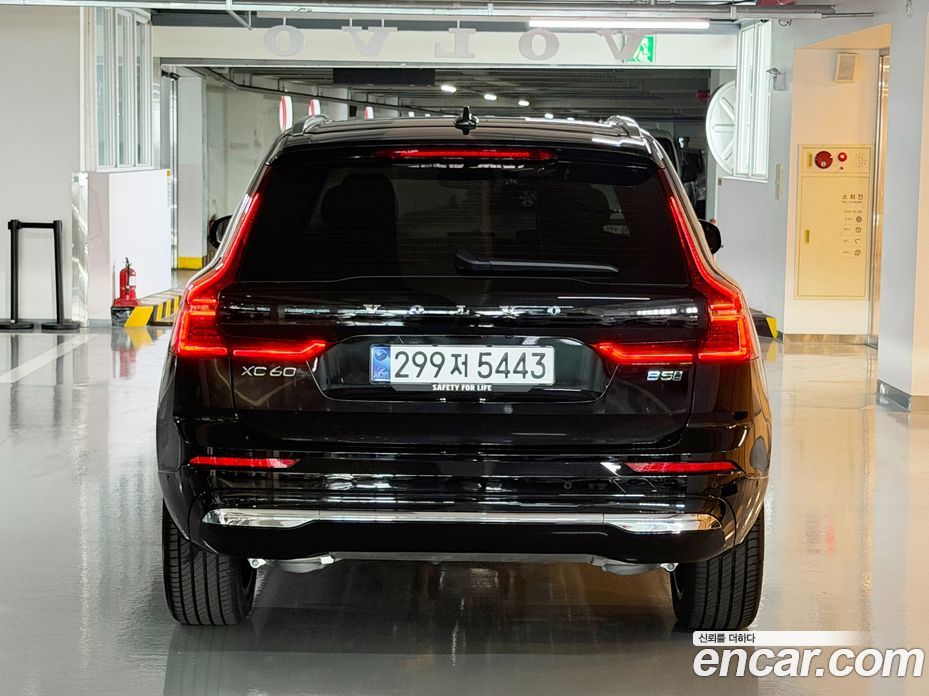 Volvo XC60 2nd Gen фото 4