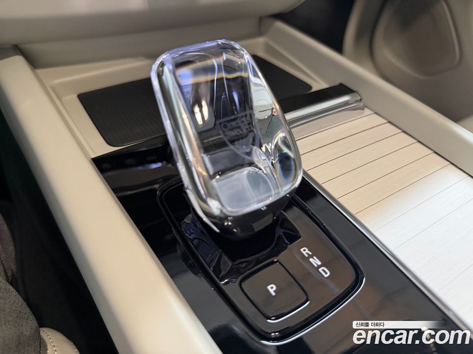 Volvo XC60 2nd Gen фото 9