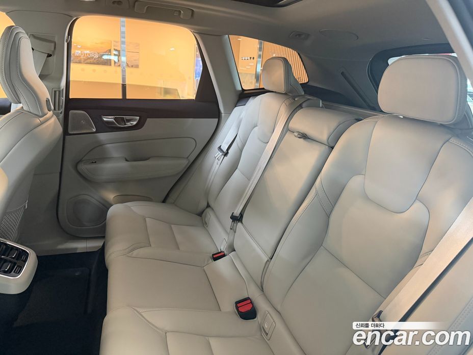 Volvo XC60 2nd Gen фото 11