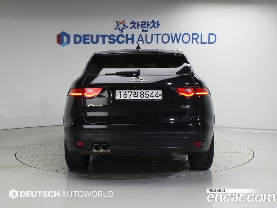 Jaguar F-PACE фото 4