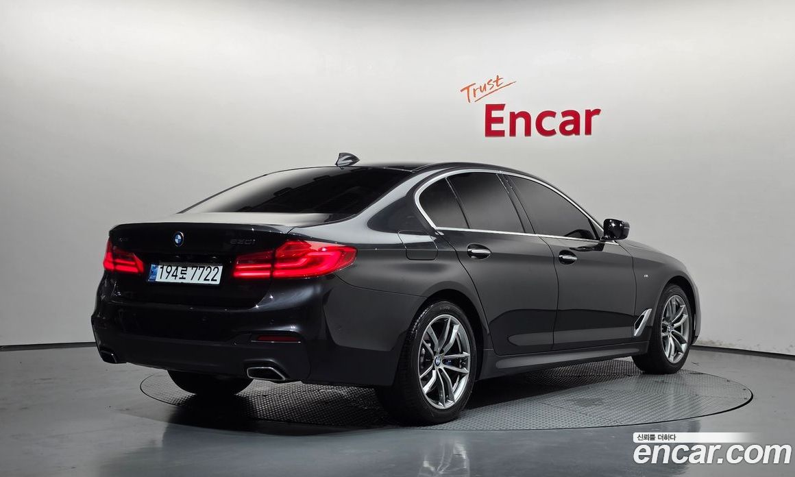 BMW 5-Series (G30) фото 2