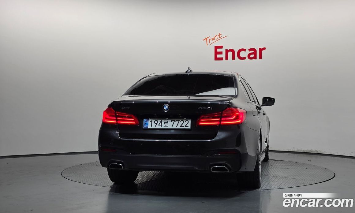 BMW 5-Series (G30) фото 4