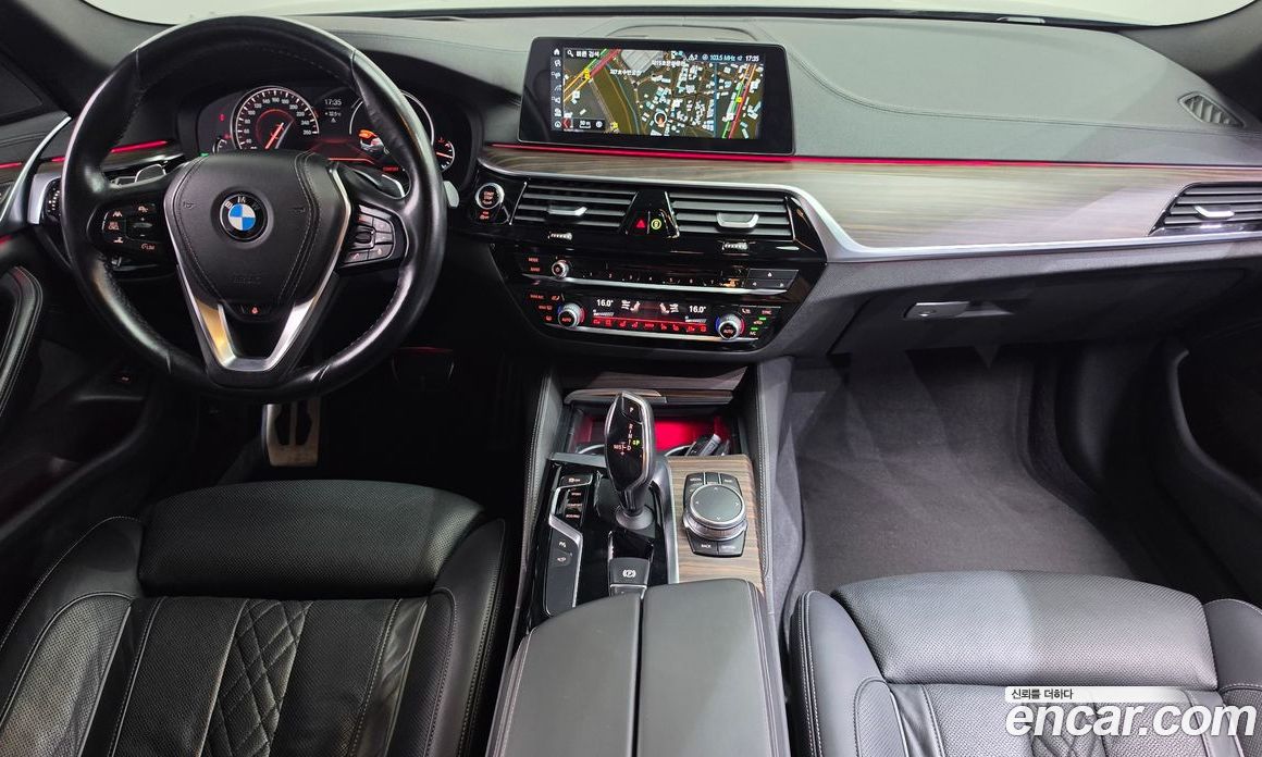 BMW 5-Series (G30) фото 7