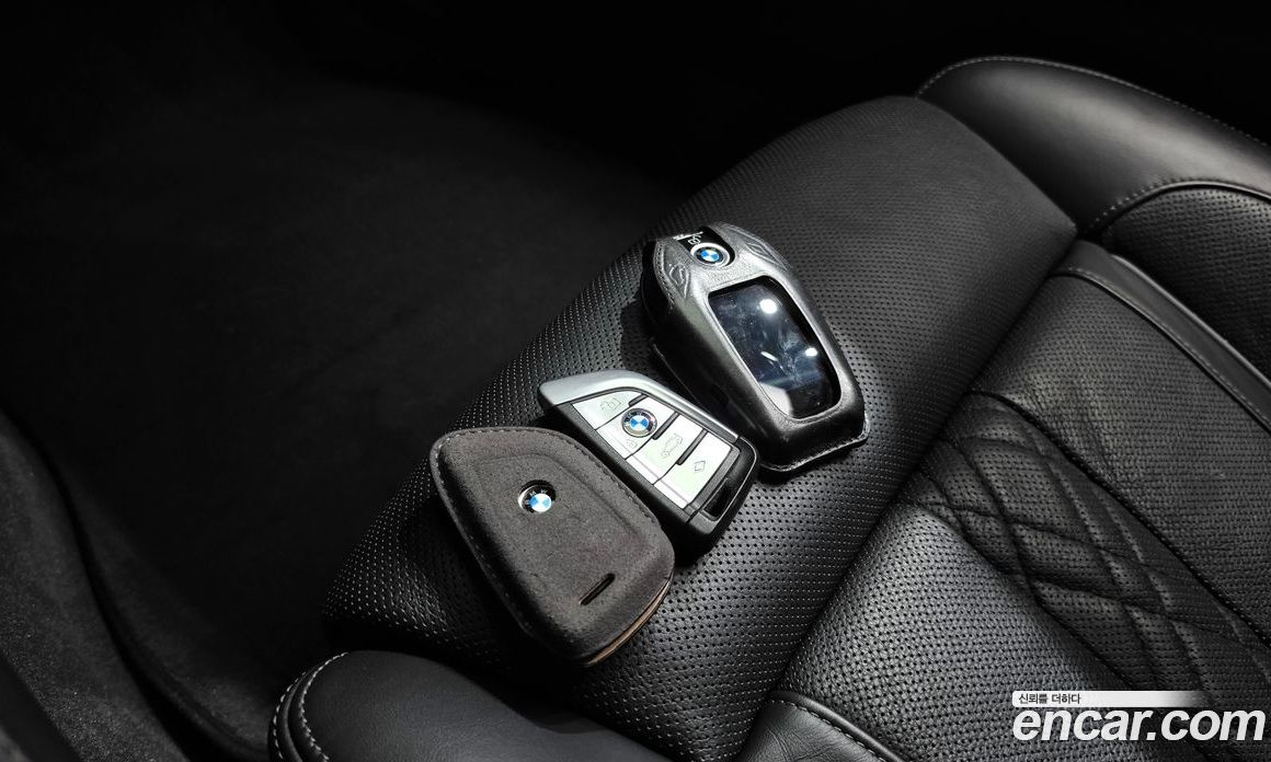 BMW 5-Series (G30) фото 15