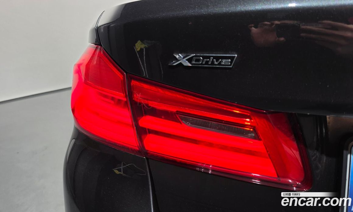BMW 5-Series (G30) фото 23