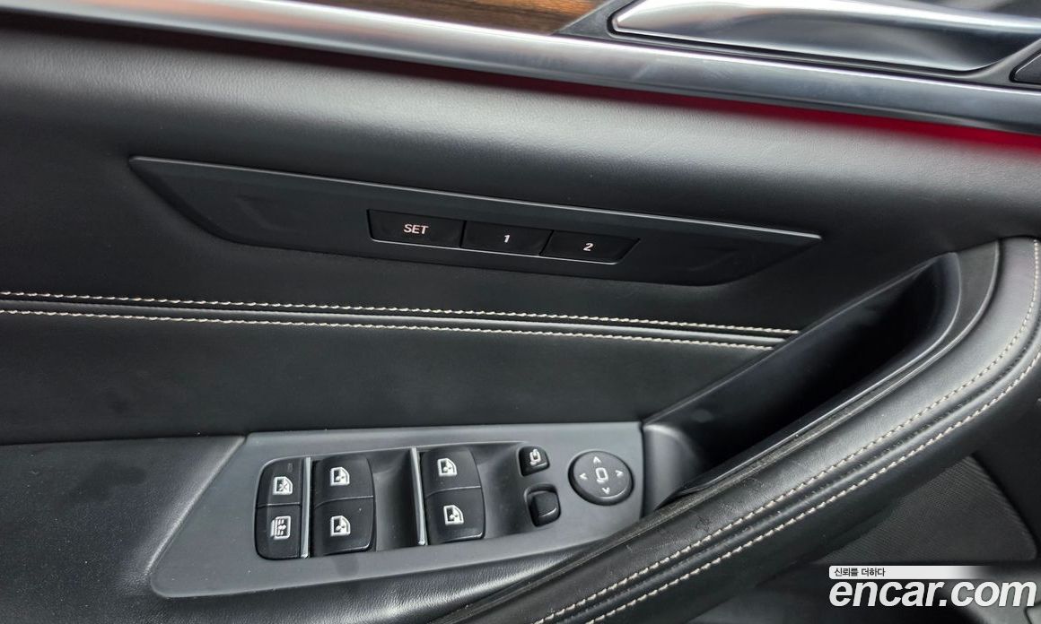 BMW 5-Series (G30) фото 34