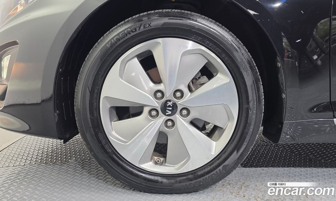 Kia K5 Hybrid фото 5
