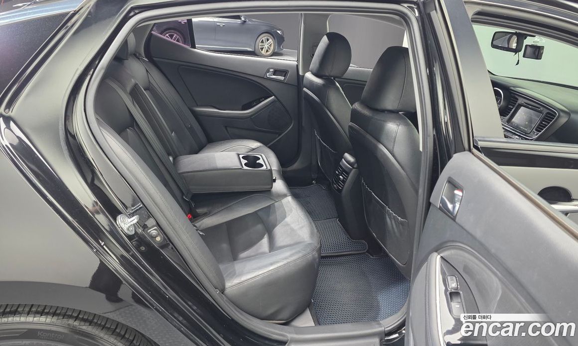Kia K5 Hybrid фото 12