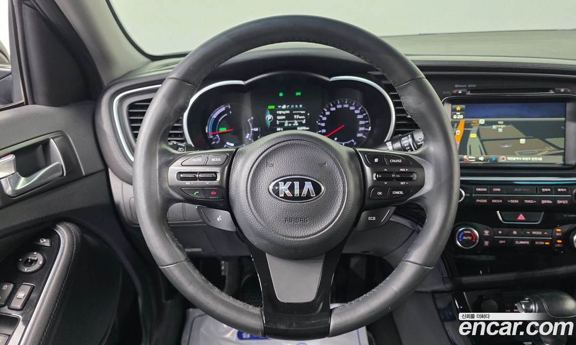Kia K5 Hybrid фото 14
