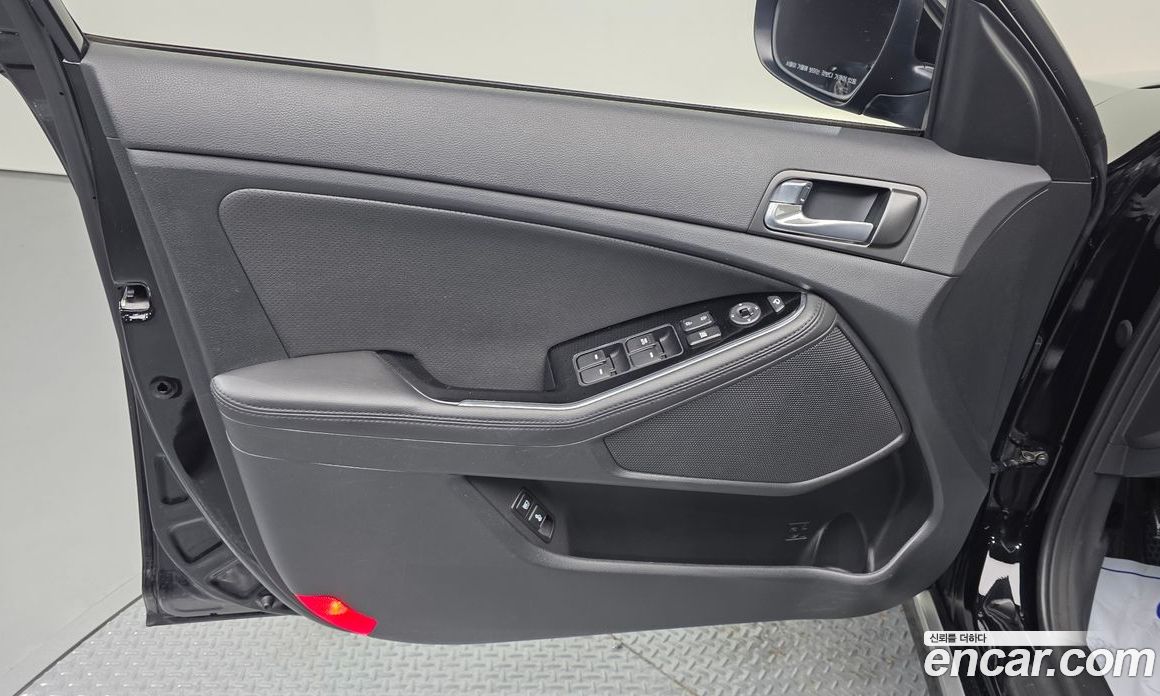 Kia K5 Hybrid фото 24