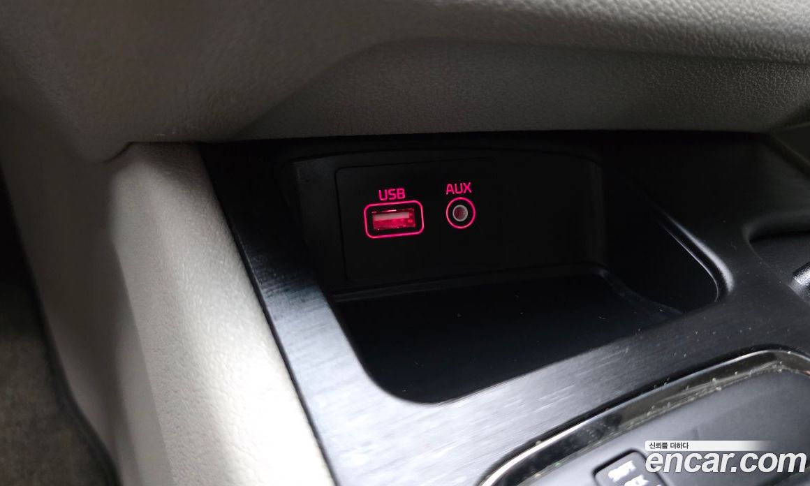 Kia Carnival 3rd Gen фото 11