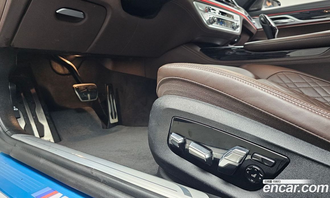BMW 7-Series (G11) фото 29