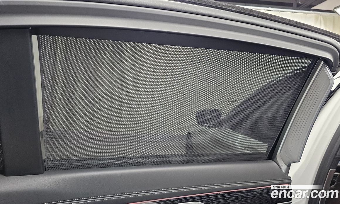 BMW 7-Series (G11) фото 31