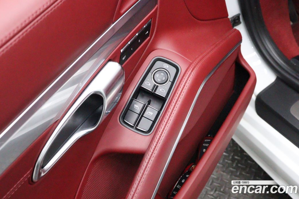 Porsche 718 Boxster фото 15