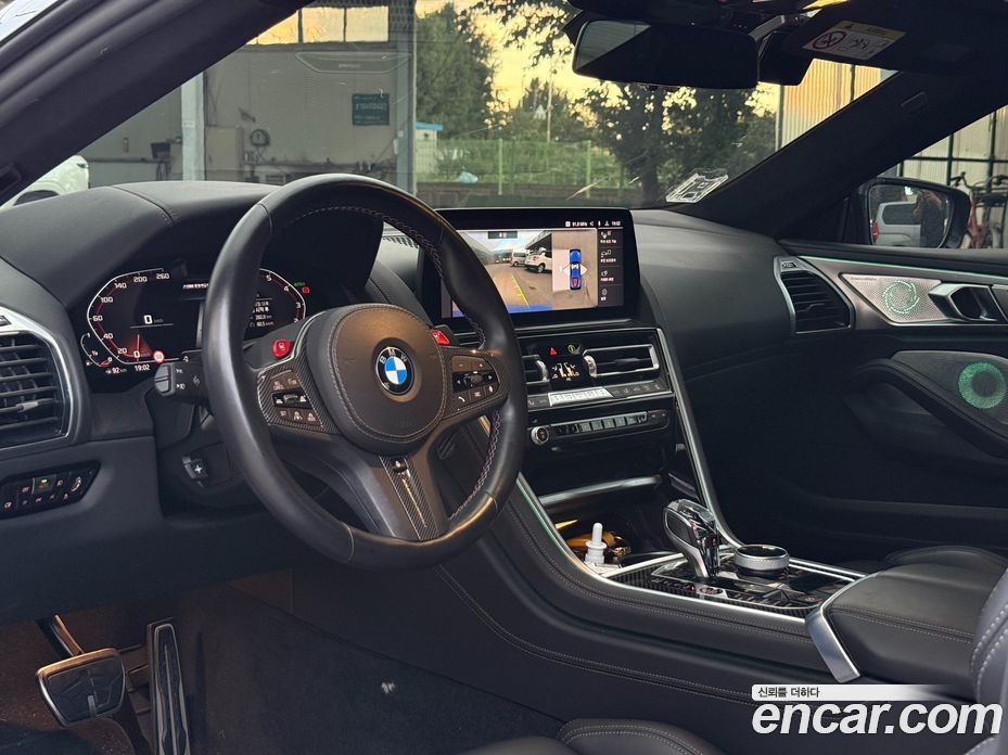 BMW 8-Series (G15) фото 4