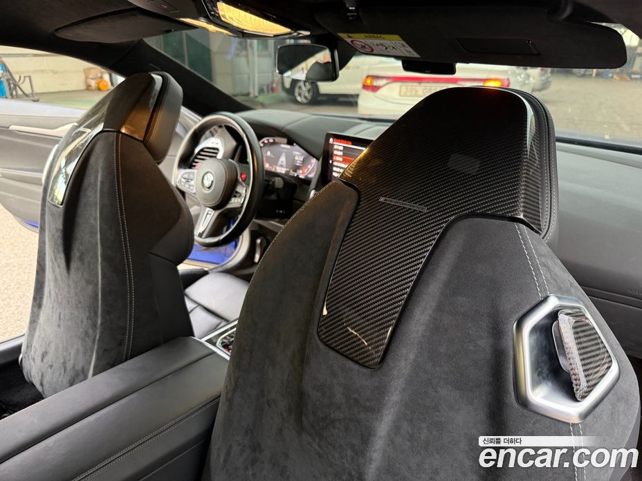 BMW 8-Series (G15) фото 8