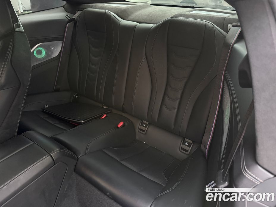 BMW 8-Series (G15) фото 20