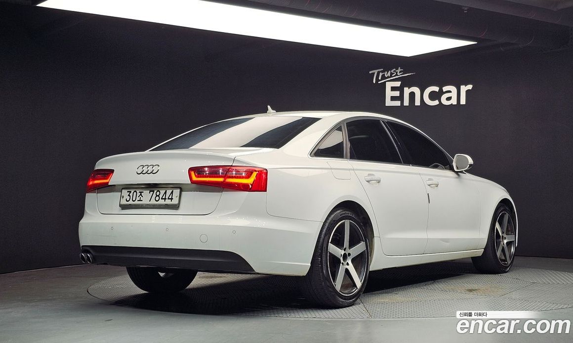 Audi A6 (C7) фото 2