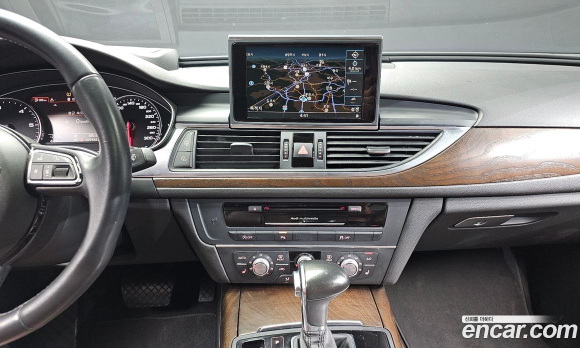 Audi A6 (C7) фото 14