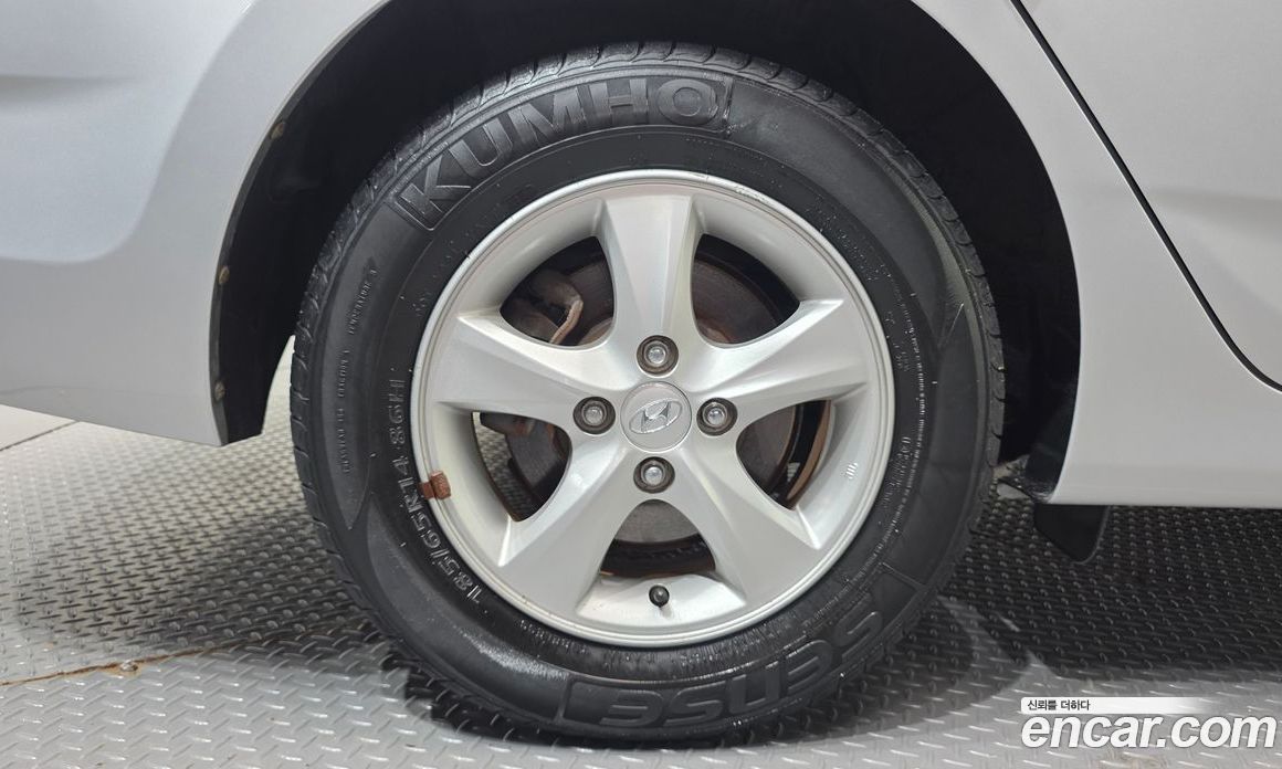 Hyundai Accent (New Type) фото 5