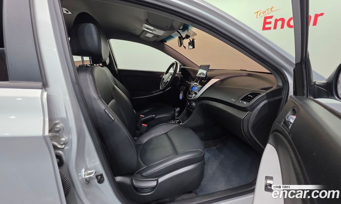 Hyundai Accent (New Type) фото 10