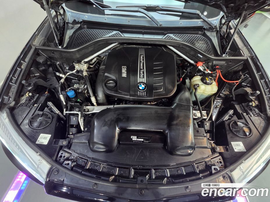 BMW X6 (F16) фото 6