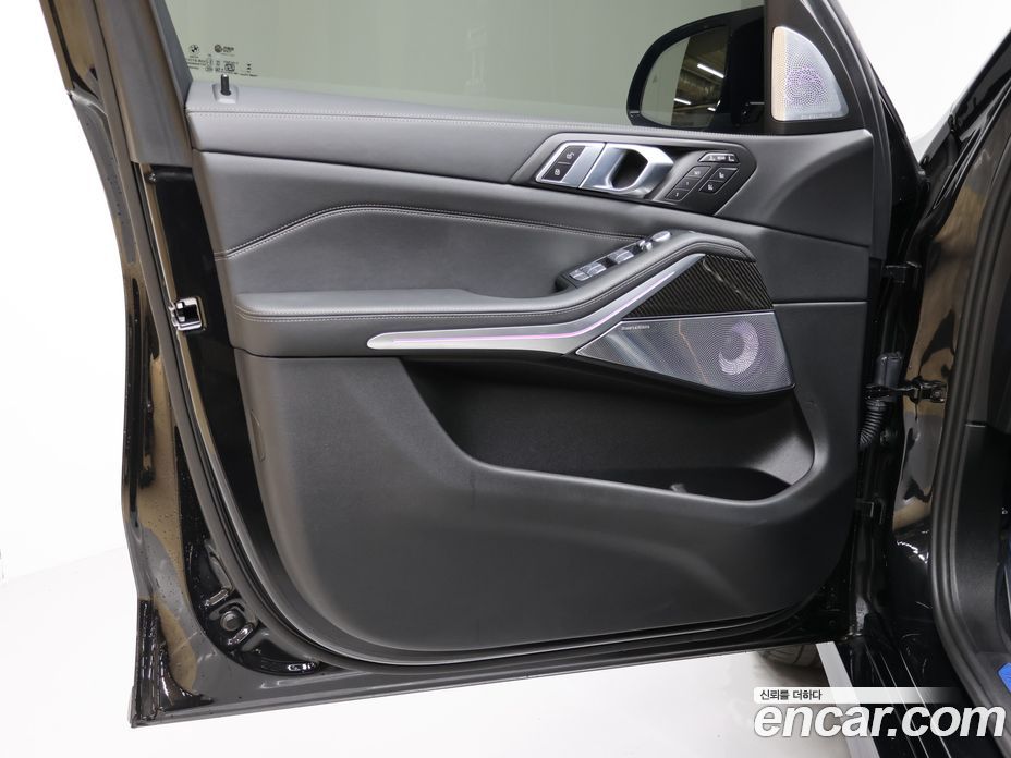BMW X7 (G07) фото 6