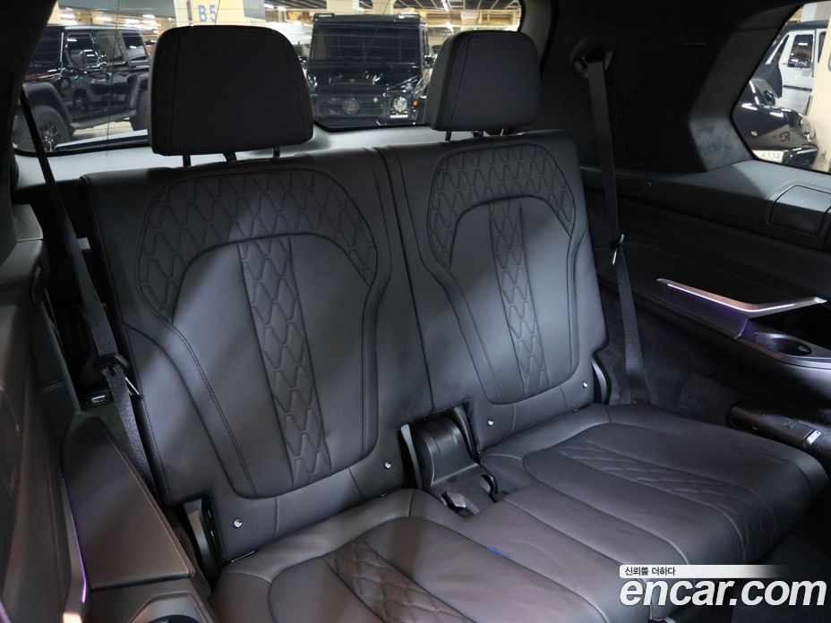 BMW X7 (G07) фото 18