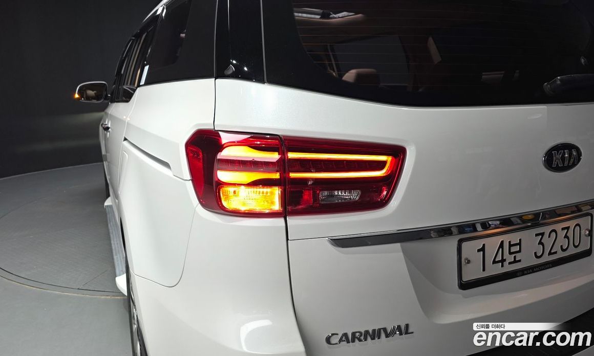 Kia Carnival 3rd Gen Restyling фото 23