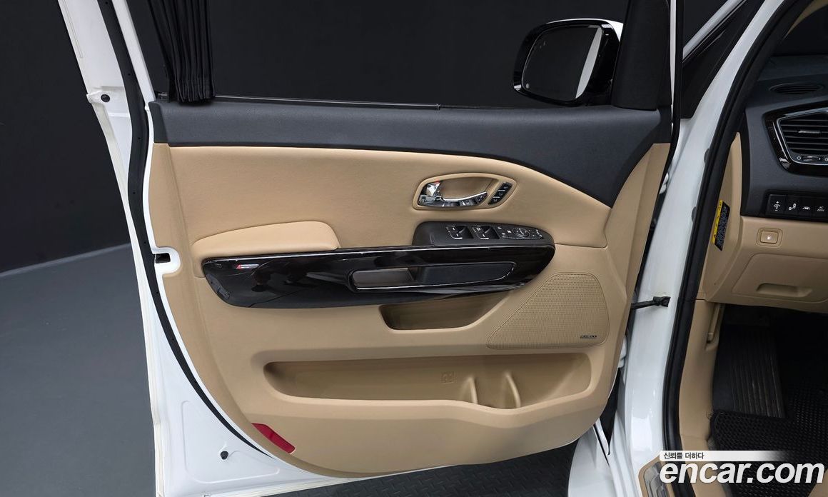 Kia Carnival 3rd Gen Restyling фото 24