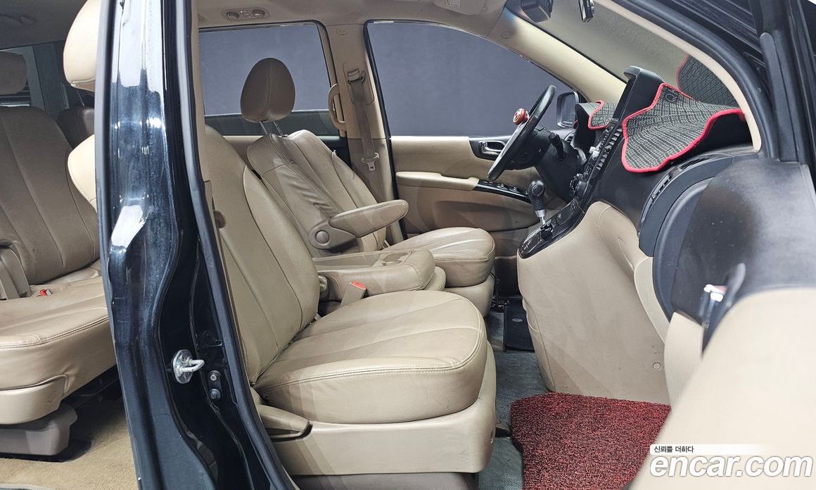Kia Carnival 2nd Gen Restyling фото 12