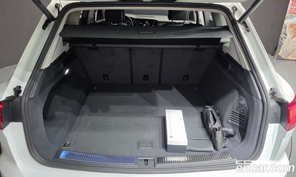Volkswagen Touareg 3rd Gen фото 17