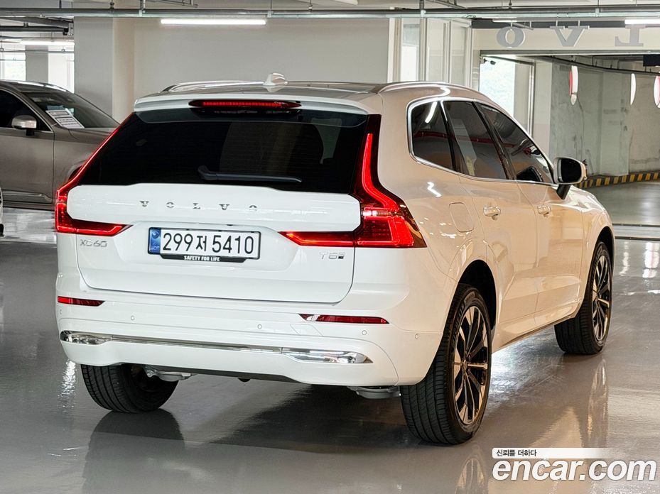 Volvo XC60 2nd Gen фото 2