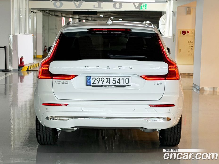 Volvo XC60 2nd Gen фото 4