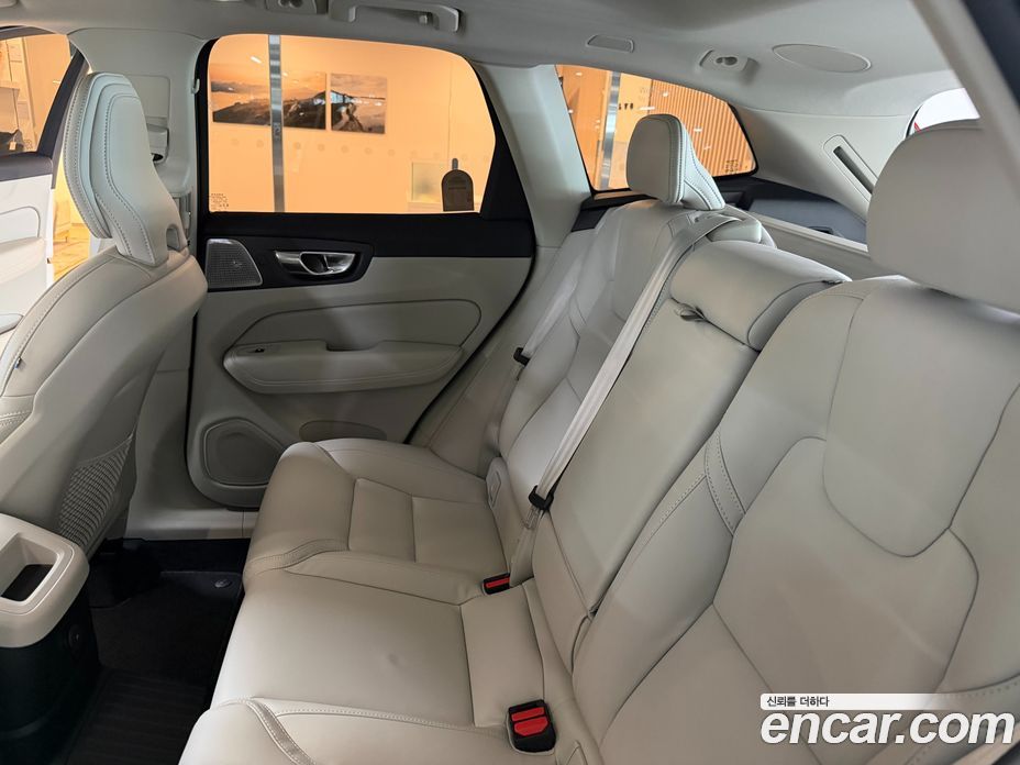 Volvo XC60 2nd Gen фото 11