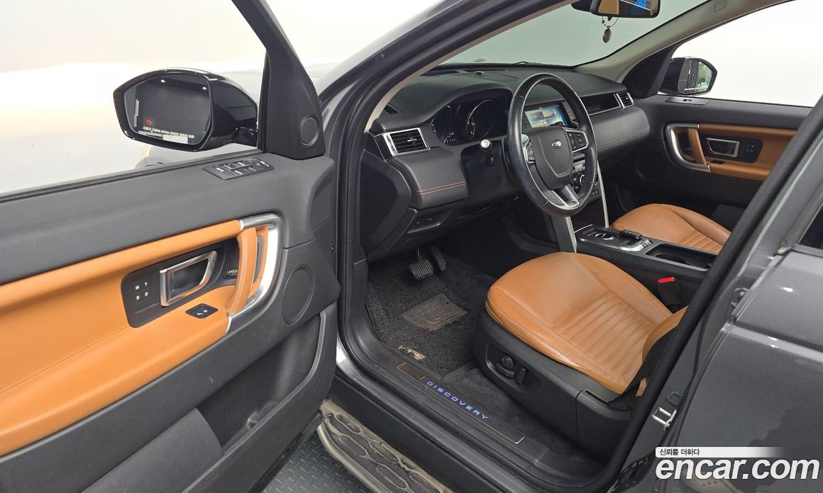 Land Rover Discovery Sport 1st Gen фото 9