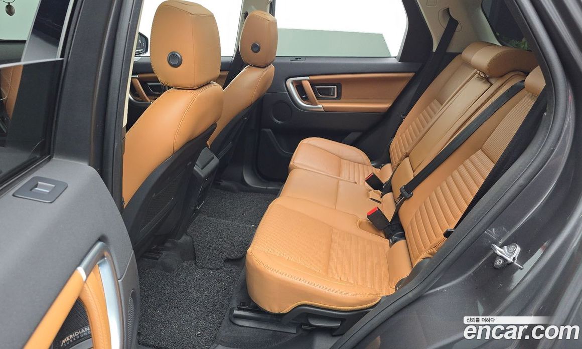 Land Rover Discovery Sport 1st Gen фото 11