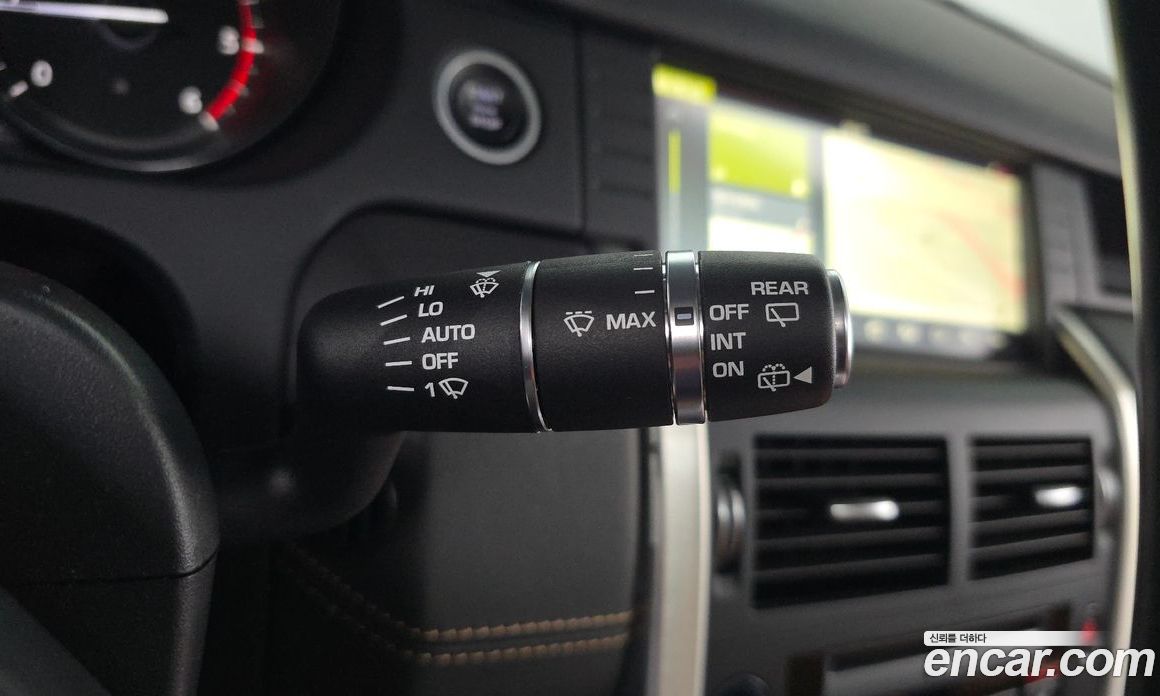 Land Rover Discovery Sport 1st Gen фото 16